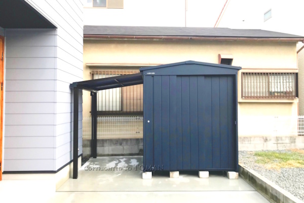 大阪府吹田市　マツモト物置テラス付きMN1818　おしゃれ物置　自転車置き場