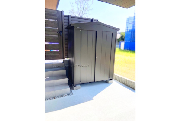 奈良県生駒市　H様邸　マツモト物置　NT-137DN　PG　外構　おしゃれ物置　スチール物置　お庭　