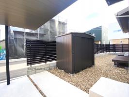 三重県四日市市　S様邸　マツモト物置　MN-2214　おしゃれ物置　外構　お庭