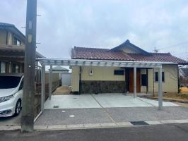 三重県四日市市　F様邸 三協アルミ　スカイリード　2台用　カーポート　