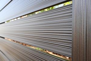 エクスタイル　目隠しフェンス　アーバンフェンス　UZUKURI -浮造り-ブロック上施工 日本製