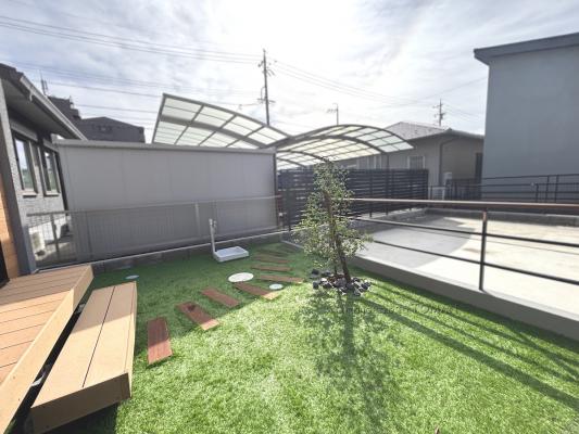 三重県四日市市　H様邸 　天然木ステップ　ウリン材　枕木　