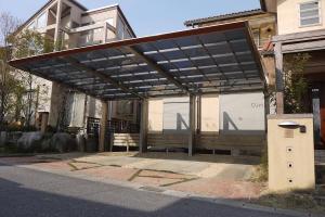 三重県亀山市 N様邸 四国化成 マイポートNext木調3連棟 後方支持カーポート 車庫 外構